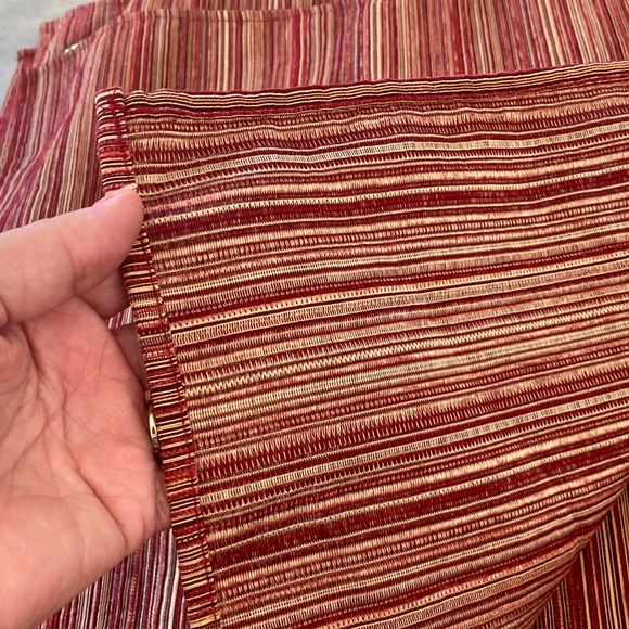 18 x 12 inch rectangle  silk Stria texture placemats. Crimson and gold. - Picture 3 of 3